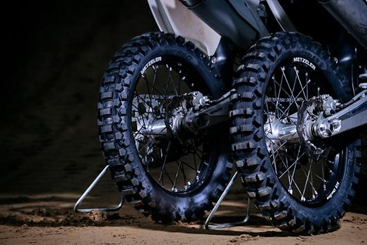 Metzeler_MC360_MID_HARD_rear_2